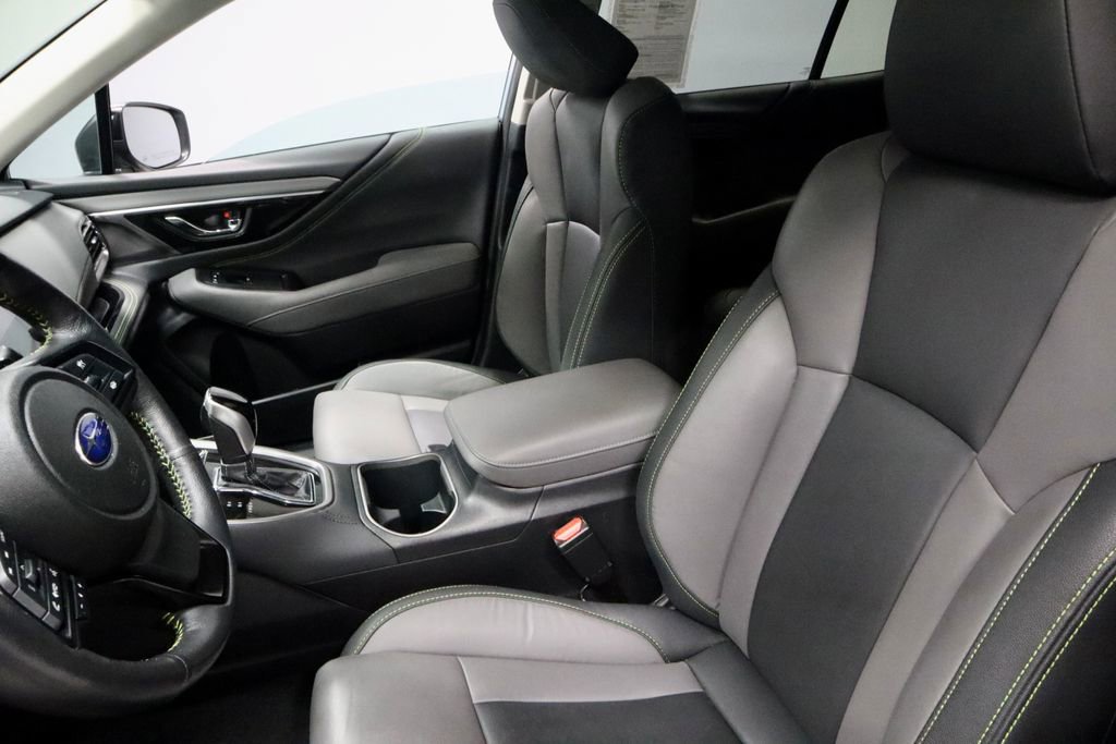 Used 2025 Subaru Outback Onyx Edition AWD/4WD image 23