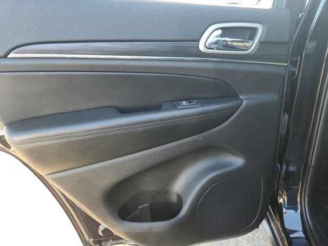 Used 2020 Jeep Grand Cherokee Limited RWD image 24