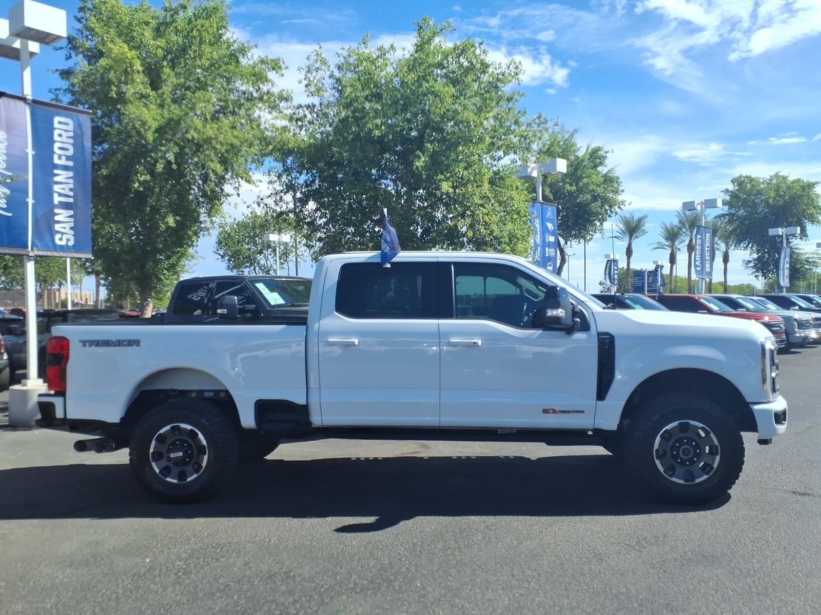 Certified 2024 Ford F250 Lariat w/ Tremor Off-Road Package AWD/4WD image 3