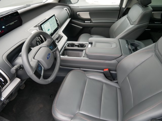 Certified 2025 Ford Expedition Active AWD/4WD image 11