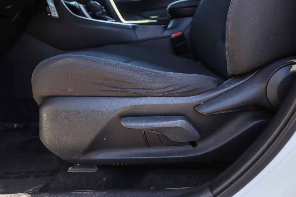 Used 2020 Toyota RAV4 LE w/ All Weather Liner Package AWD/4WD image 20
