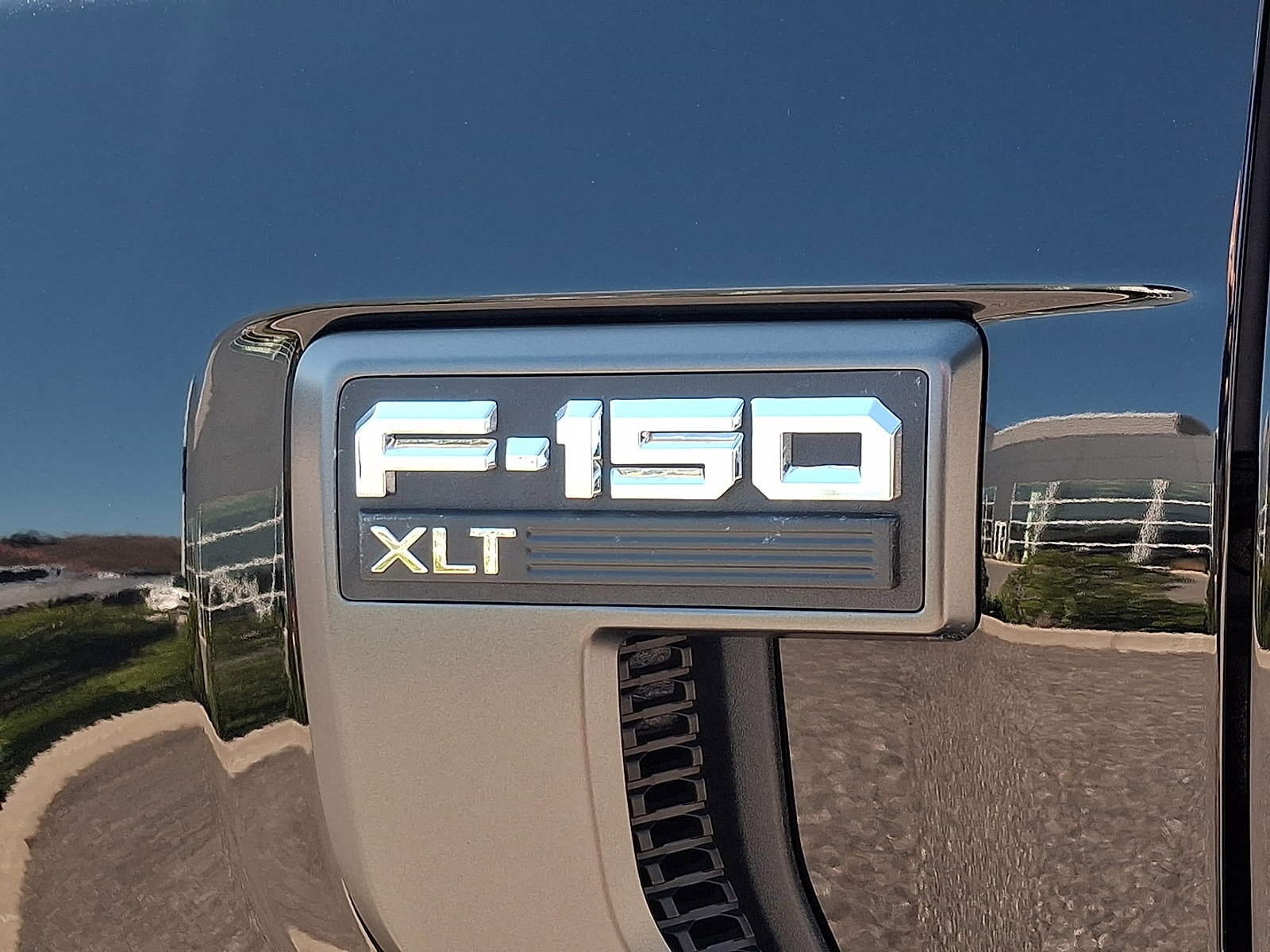 Certified 2023 Ford F150 XLT w/ Equipment Group 302A High image 31