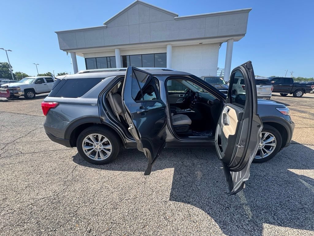 Certified 2023 Ford Explorer Limited w/ Limited Technology Package AWD/4WD image 8