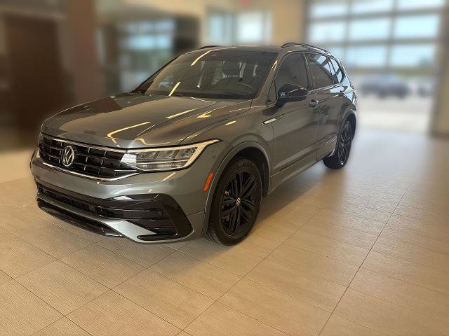 Used 2022 Volkswagen Tiguan SE R-Line FWD image 4