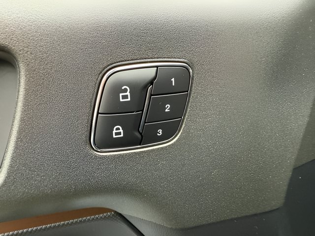 Certified 2025 Ford Bronco Sport Outer Banks w/ Outer Banks Tech Package+ AWD/4WD image 21