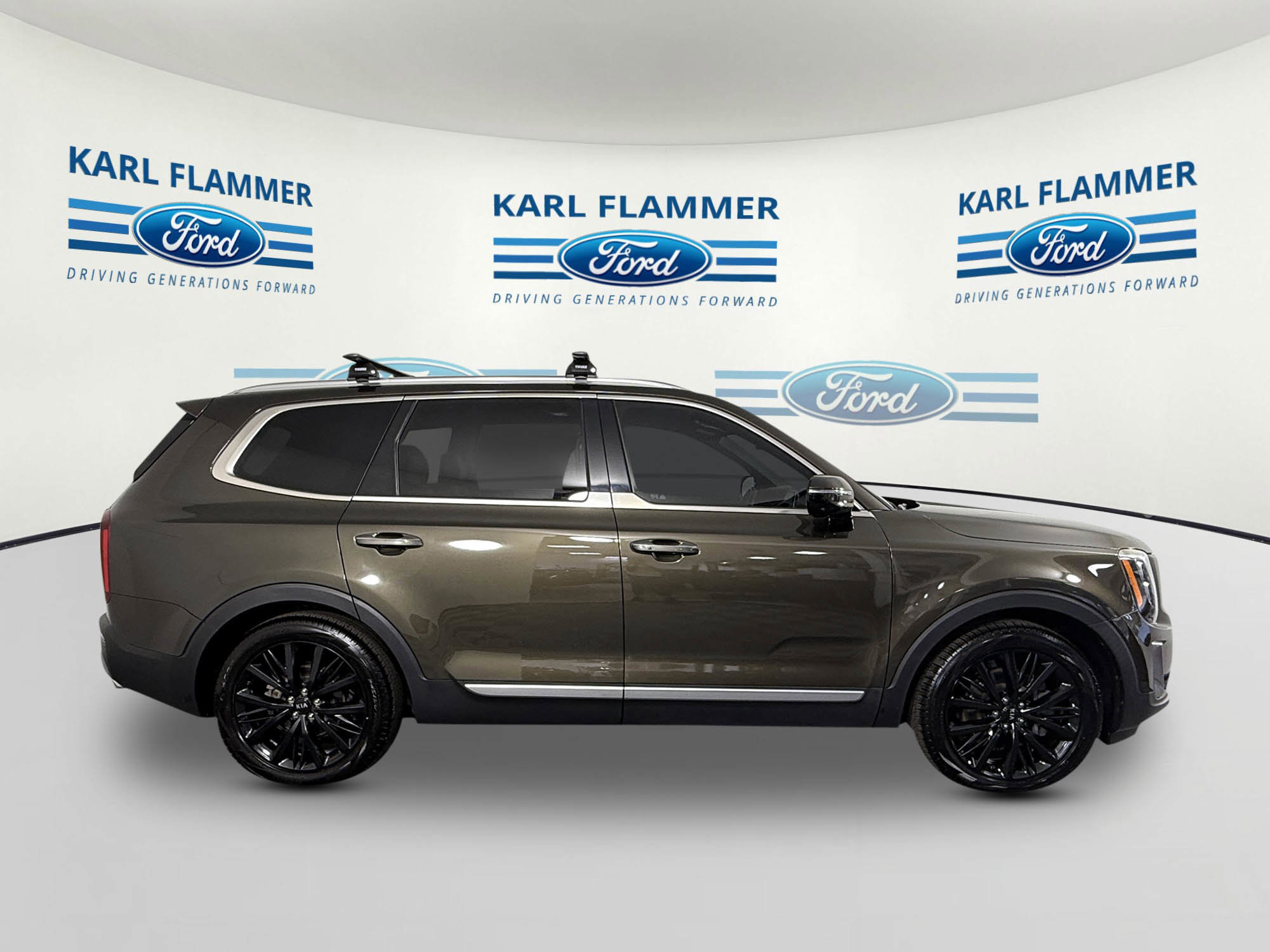 Used 2020 Kia Telluride SX w/ Towing Package image 2