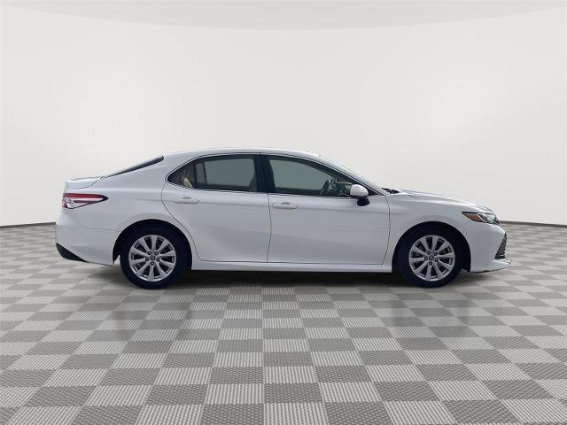Used 2018 Toyota Camry LE image 6