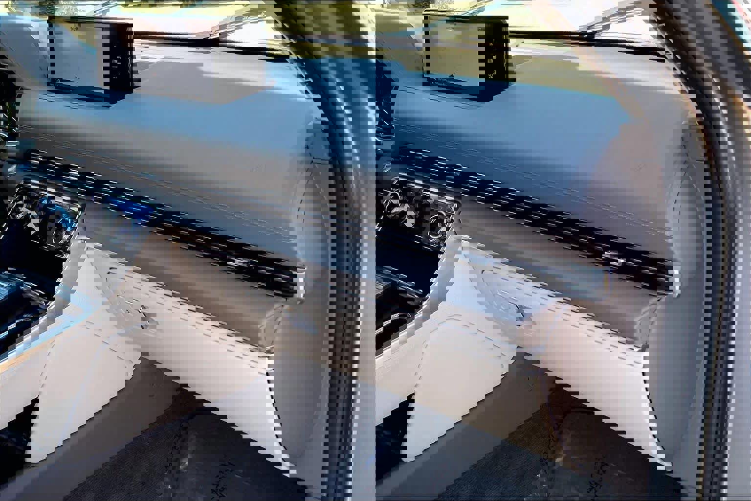 Used 2024 Genesis GV80 2.5T w/ Prestige Package image 18