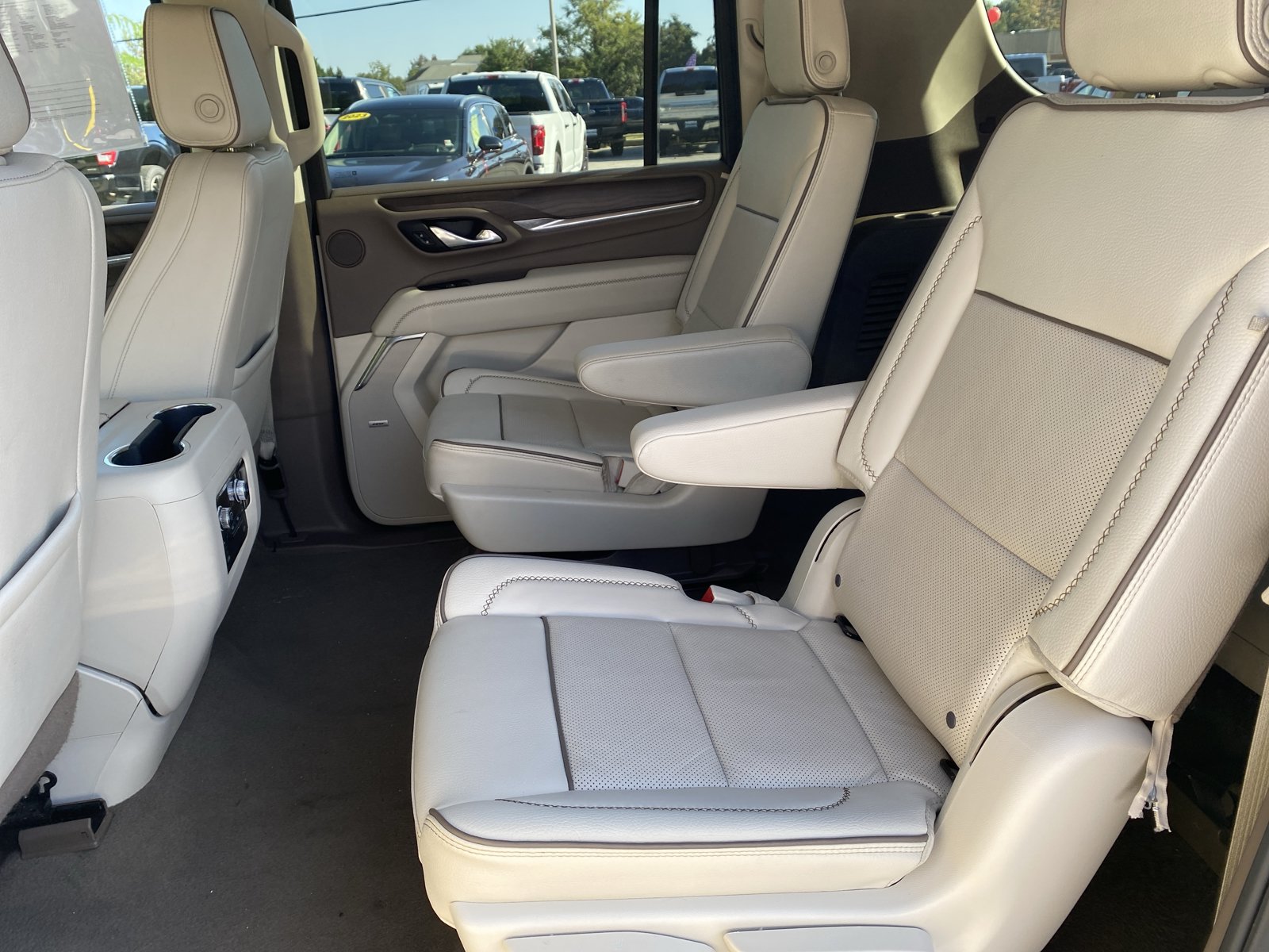 Used 2023 GMC Yukon XL Denali w/ Max Trailering Package AWD/4WD image 18