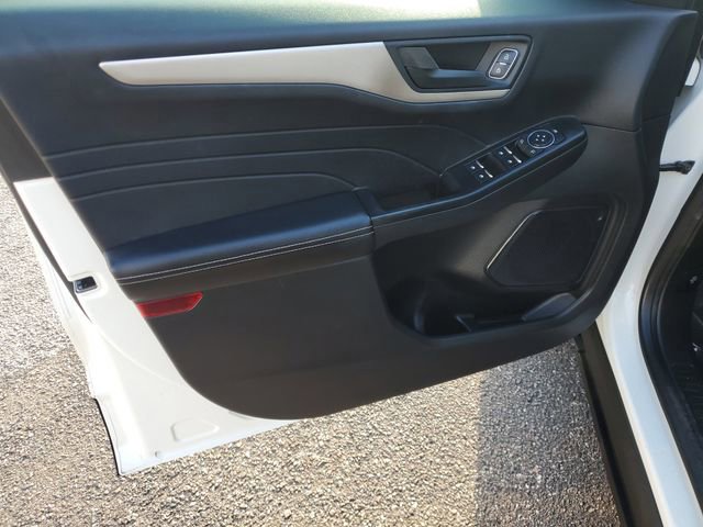 Certified 2022 Ford Escape SE w/ SE Sport Appearance Package image 18