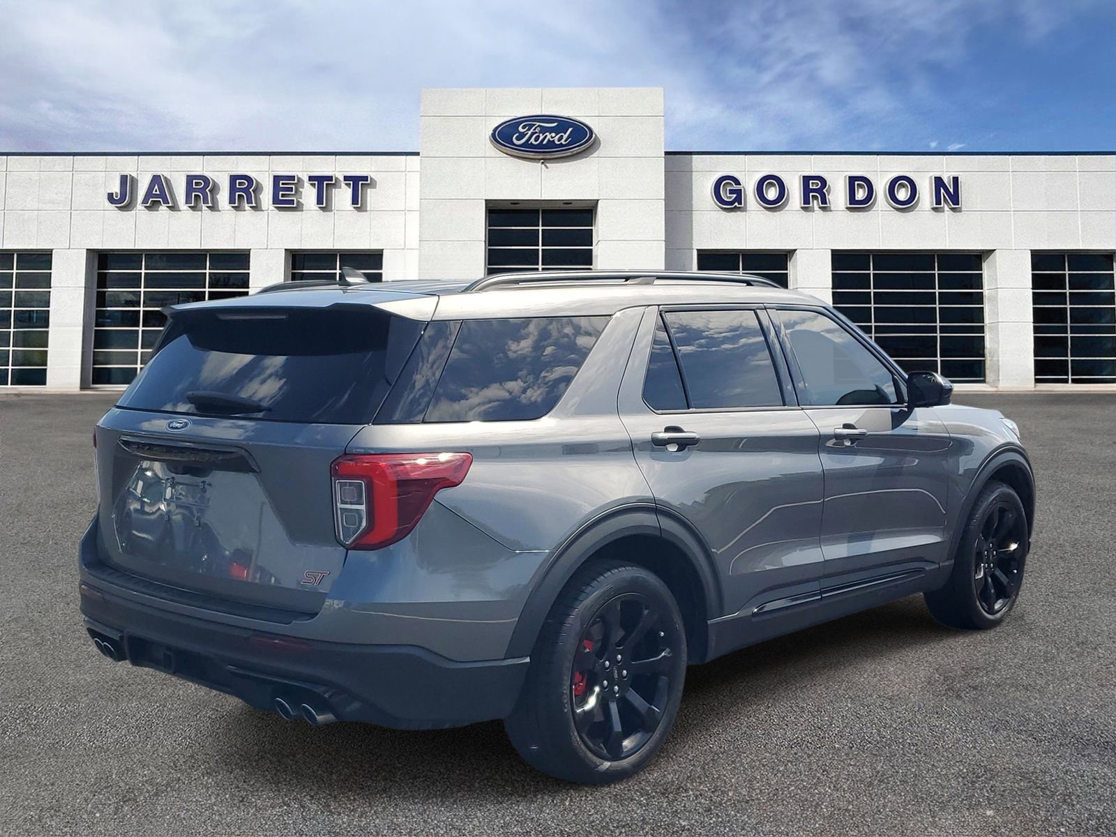 Certified 2022 Ford Explorer ST w/ ST Street Pack RWD image 4