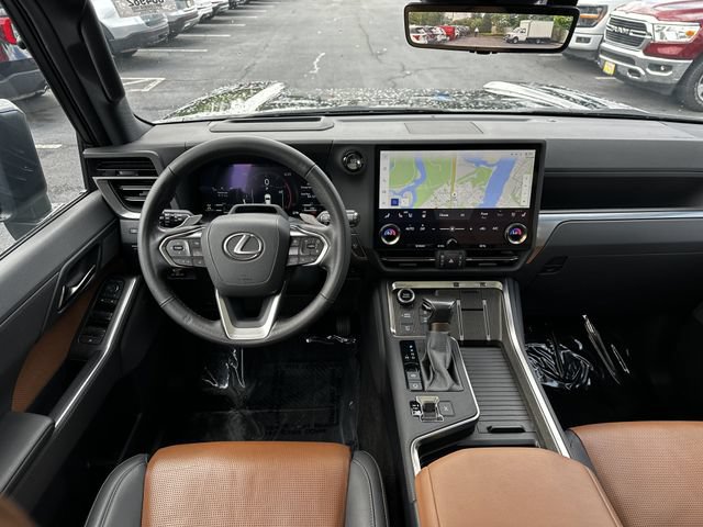 Used 2024 Lexus GX 550 w/ Accessory Package (Z1) AWD/4WD image 13
