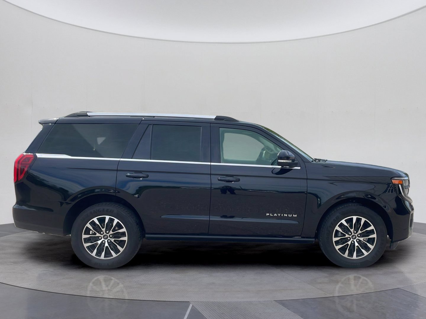 Certified 2025 Ford Expedition Platinum AWD/4WD image 7
