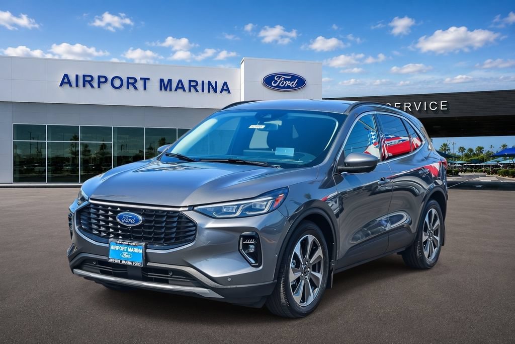 Certified 2023 Ford Escape Platinum w/ Premium Technology Package FWD image 4