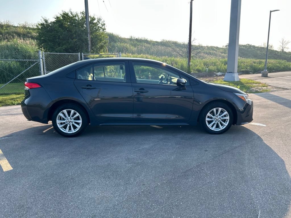 Used 2023 Toyota Corolla LE w/ LE Convenience Package FWD image 6