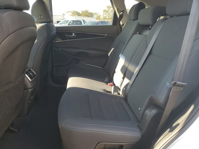 Used 2019 Kia Sorento LX image 9