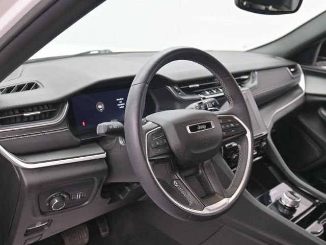 Used 2023 Jeep Grand Cherokee Altitude RWD image 15