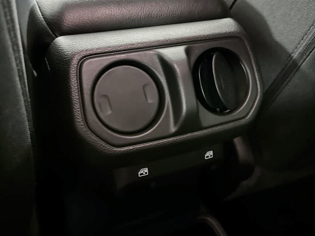 Used 2022 Jeep Wrangler Unlimited Sport AWD/4WD image 13