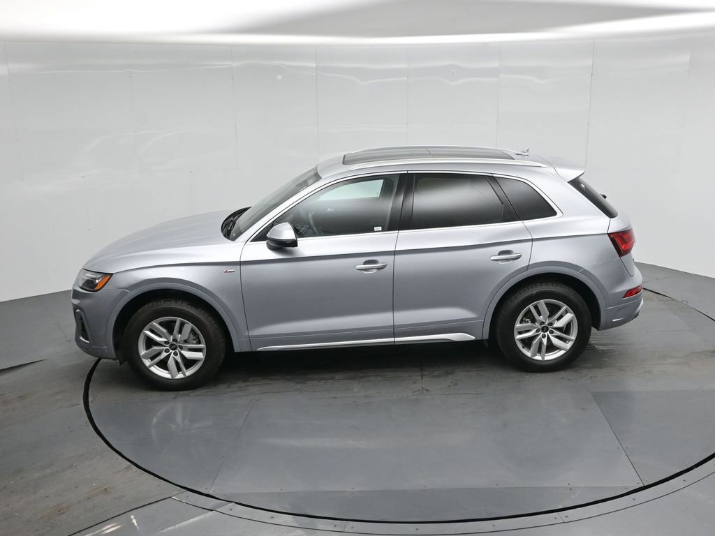Used 2023 Audi Q5 2.0T Premium w/ Convenience Package image 23
