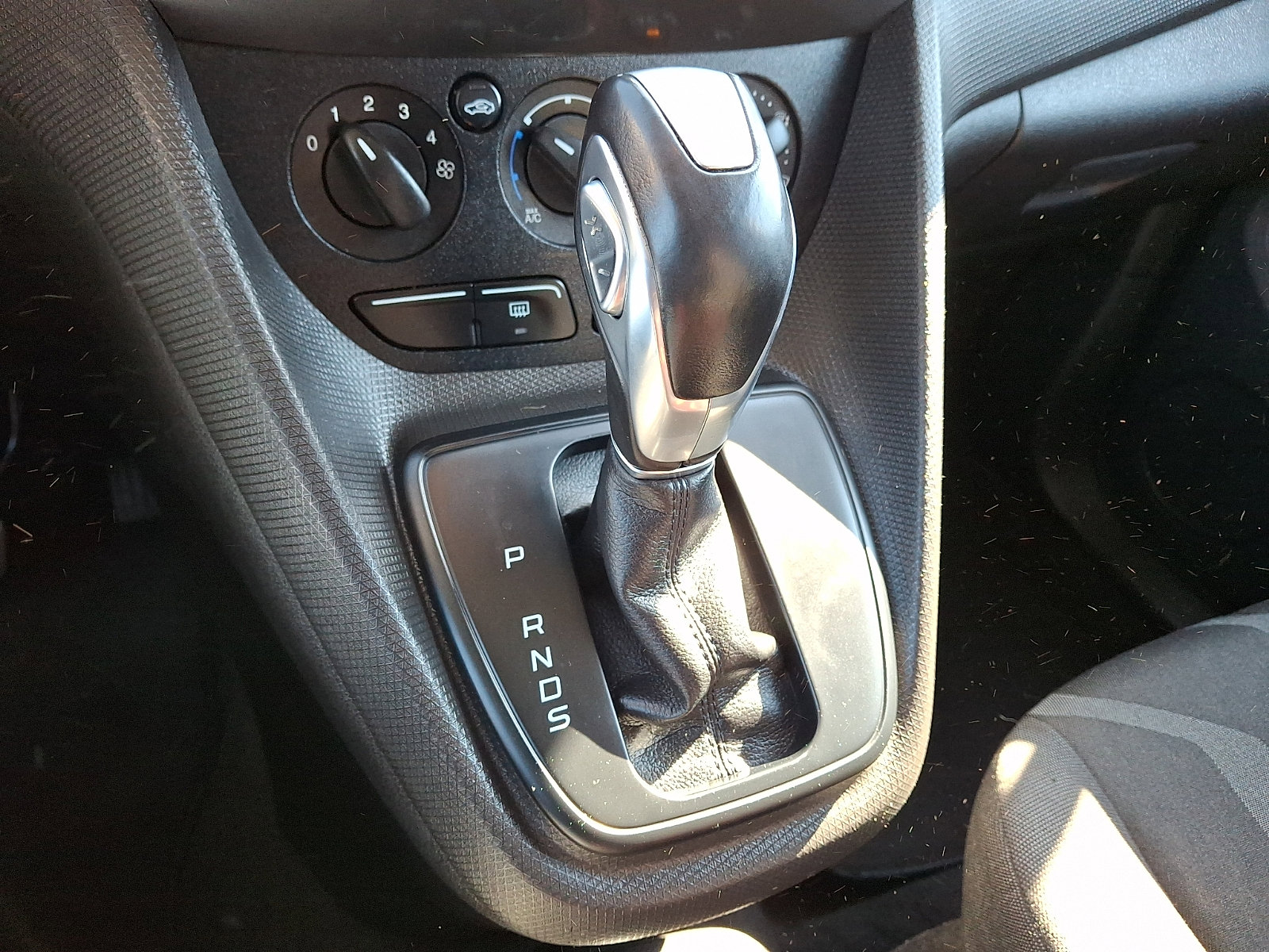 Certified 2018 Ford Transit Connect XLT image 17