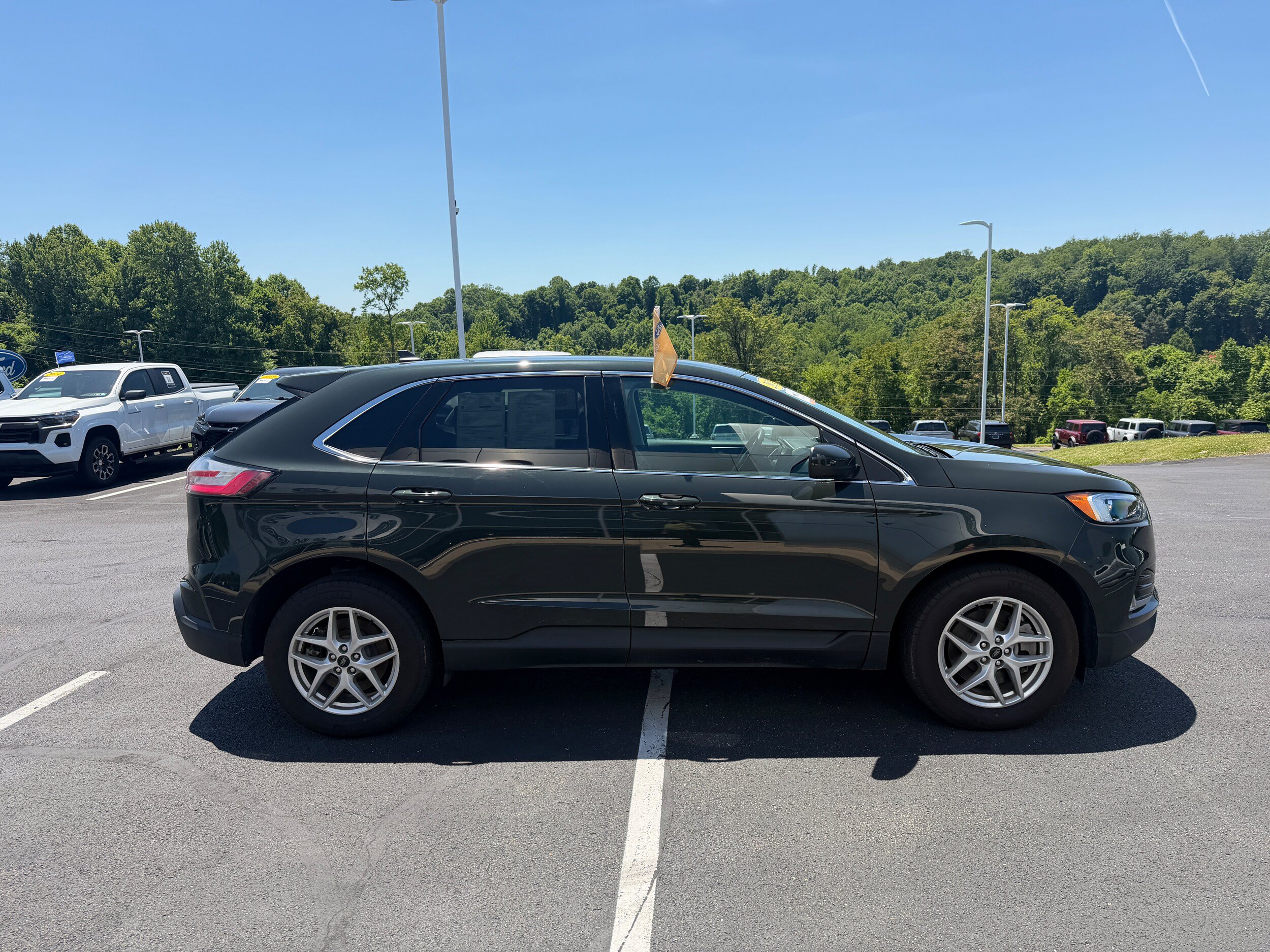 Certified 2024 Ford Edge SEL w/ Convenience Package AWD/4WD image 5