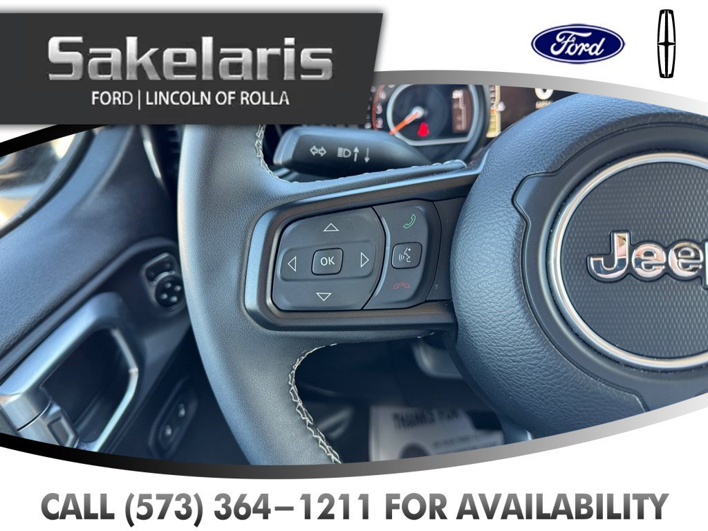 Used 2025 Jeep Wrangler Unlimited Rubicon AWD/4WD image 12