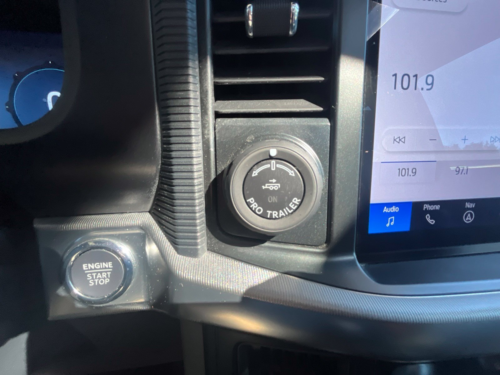 Certified 2024 Ford F150 Lariat AWD/4WD image 23