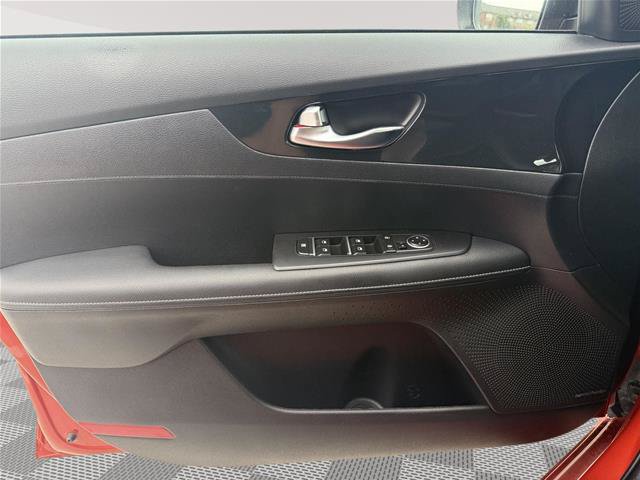 Used 2023 Kia Forte GT-Line w/ GT-Line Premium Package FWD image 12