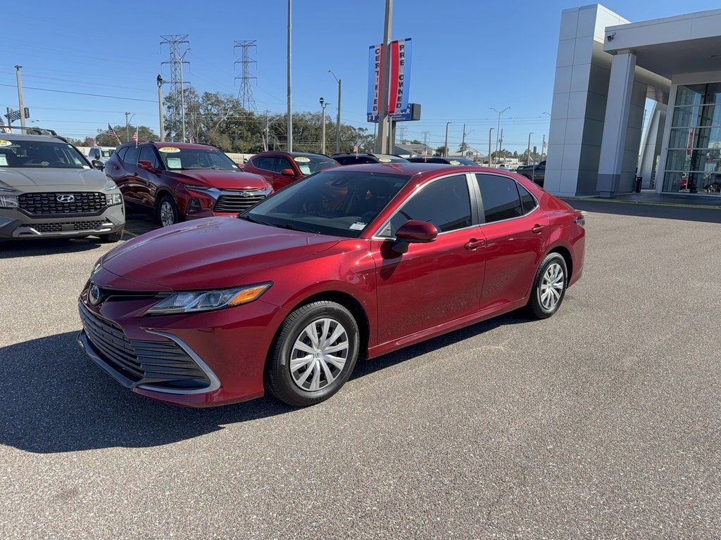 Used 2022 Toyota Camry LE image 5
