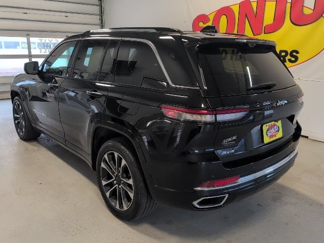 Used 2022 Jeep Grand Cherokee Overland w/ Luxury Tech Group IV AWD/4WD image 3