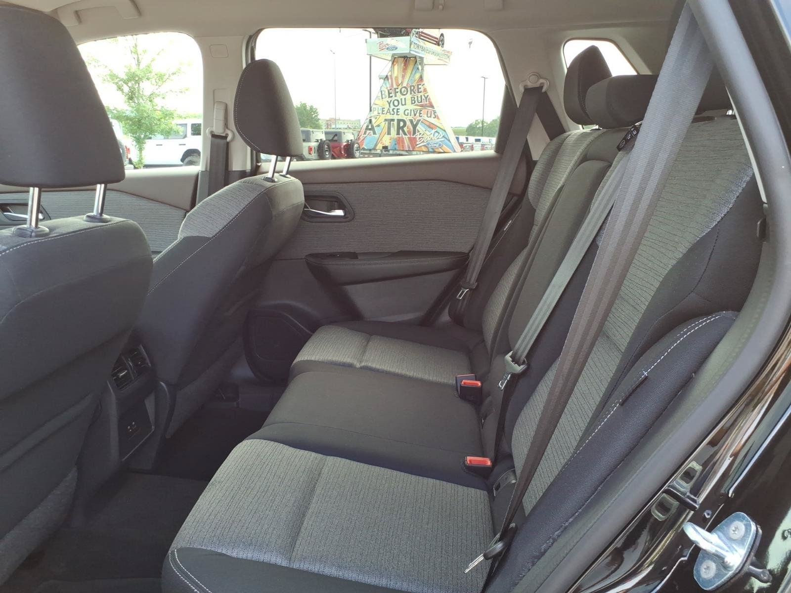 Used 2022 Nissan Rogue SV AWD/4WD image 13