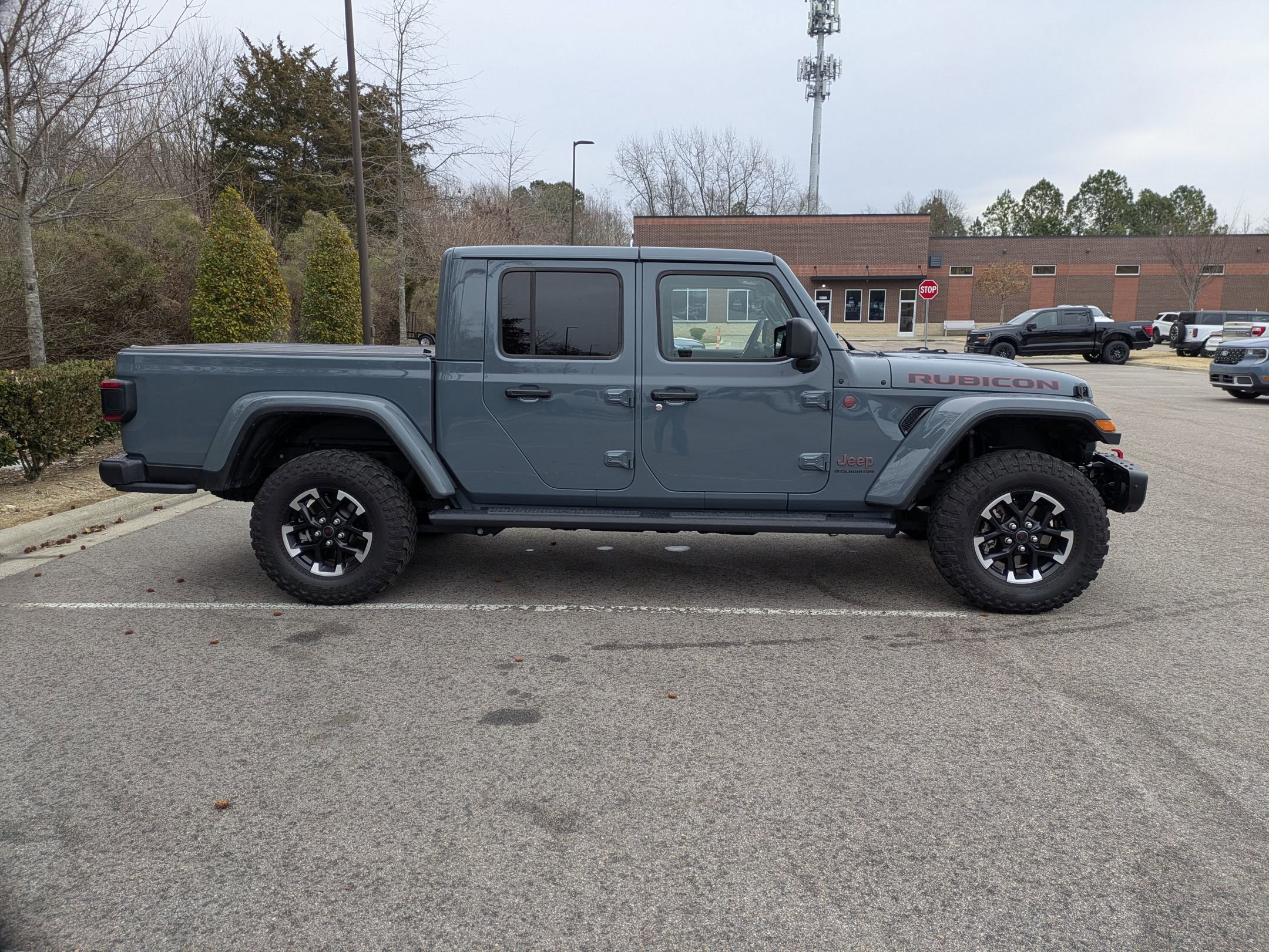 Used 2024 Jeep Gladiator Rubicon image 7