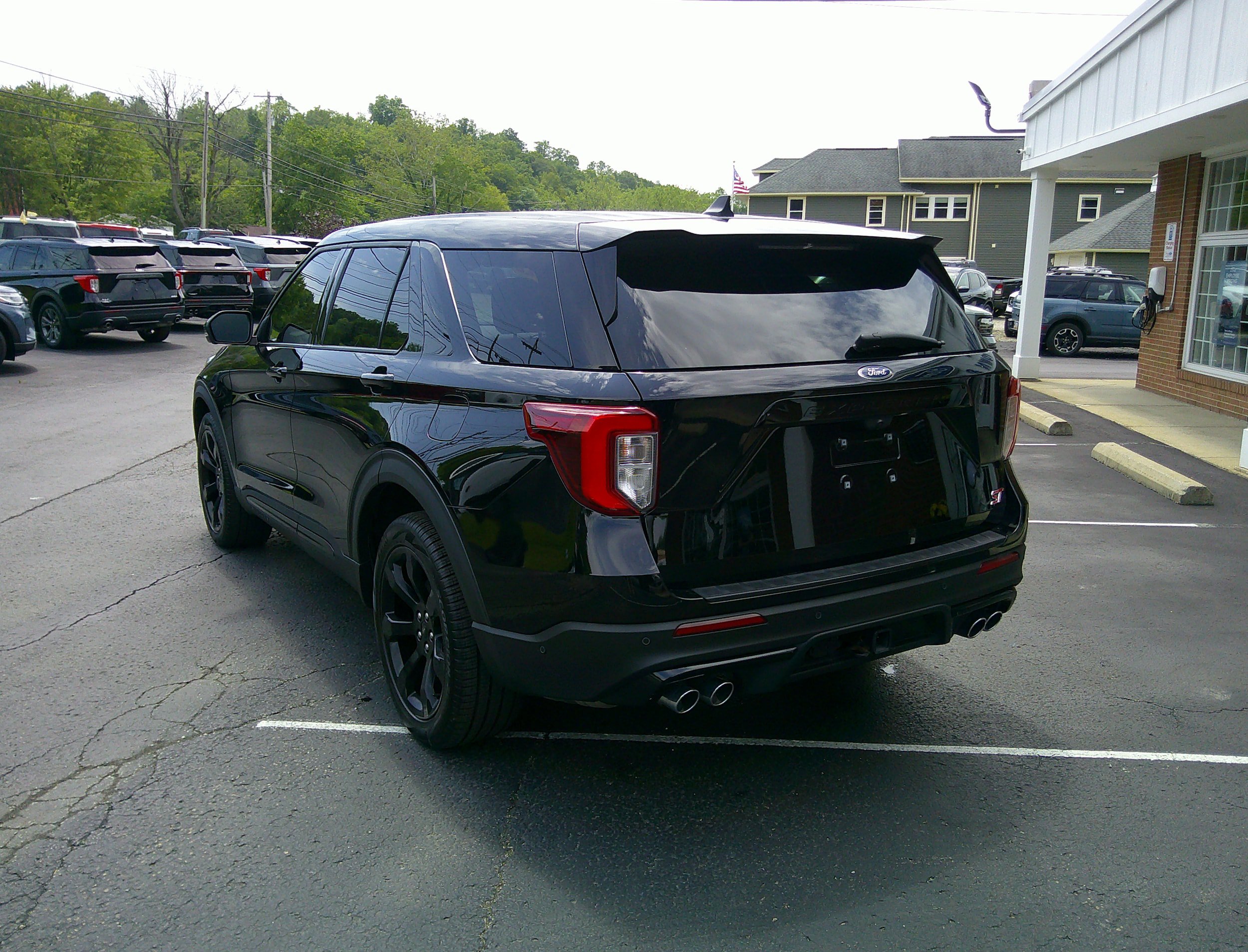 Certified 2022 Ford Explorer ST w/ Equipment Group 401A AWD/4WD image 8