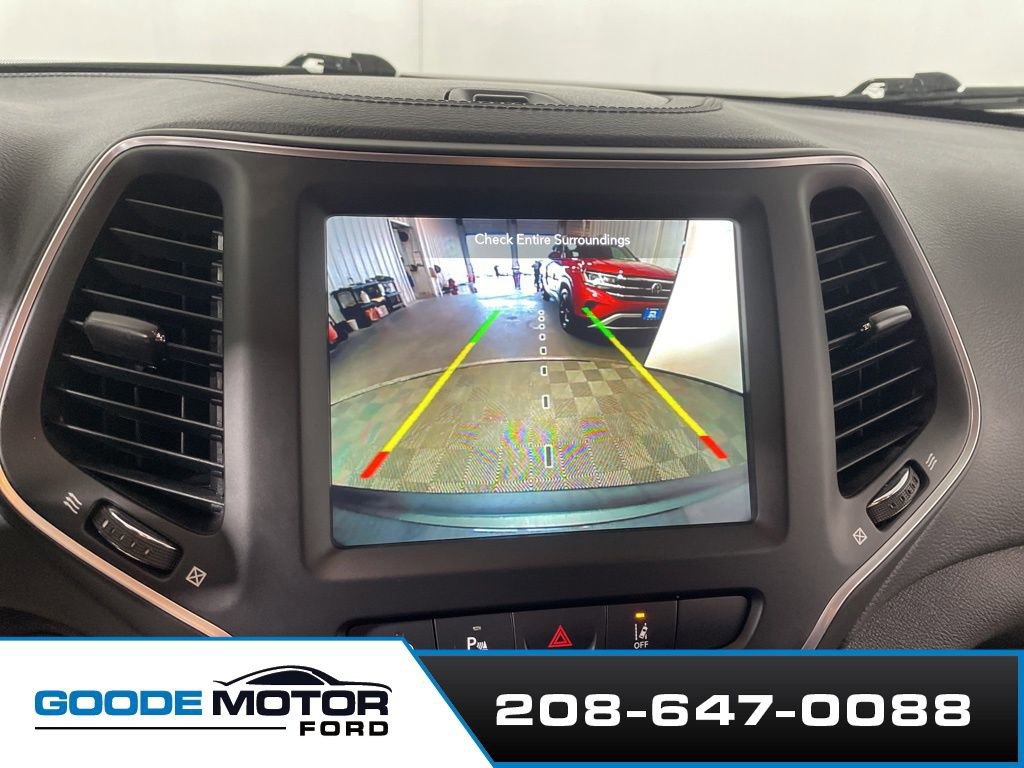 Used 2023 Jeep Cherokee Altitude Lux image 17