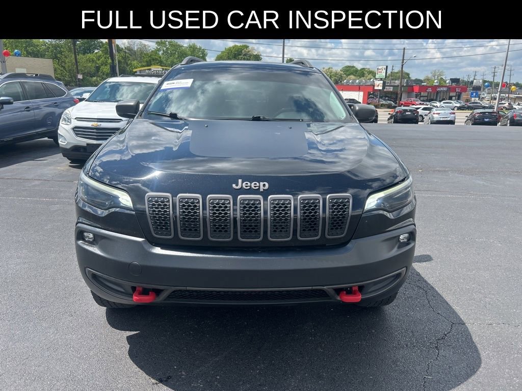 Used 2019 Jeep Cherokee Trailhawk AWD/4WD image 2