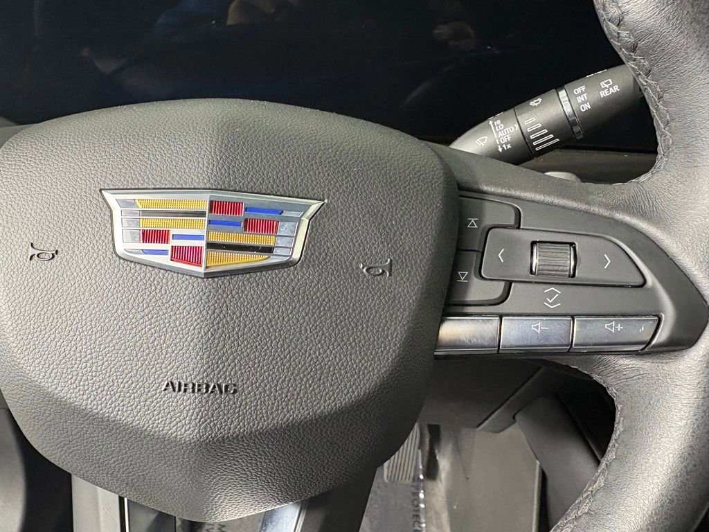 Used 2024 Cadillac XT4 Premium Luxury image 23