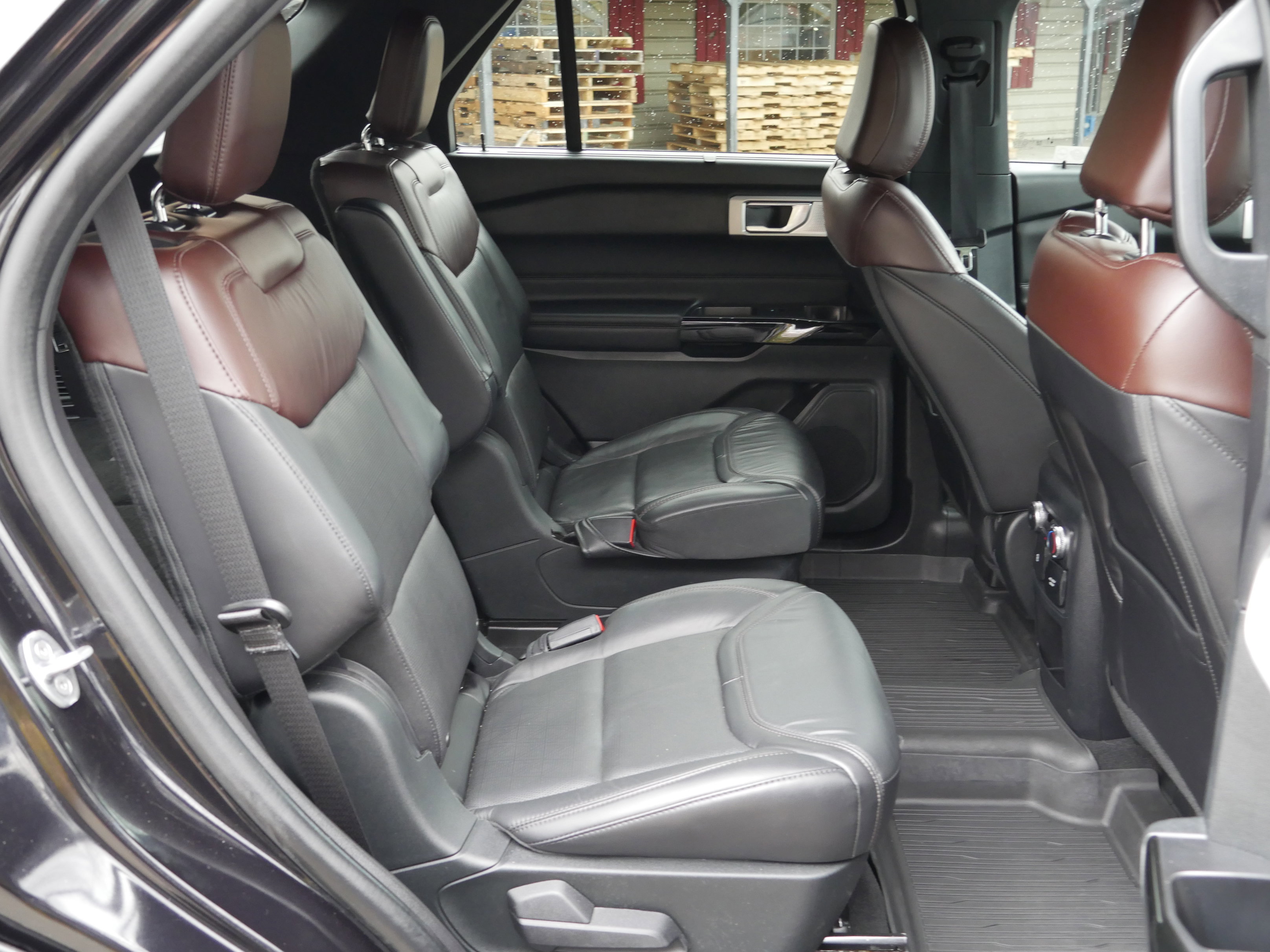 Certified 2021 Ford Explorer Platinum image 33