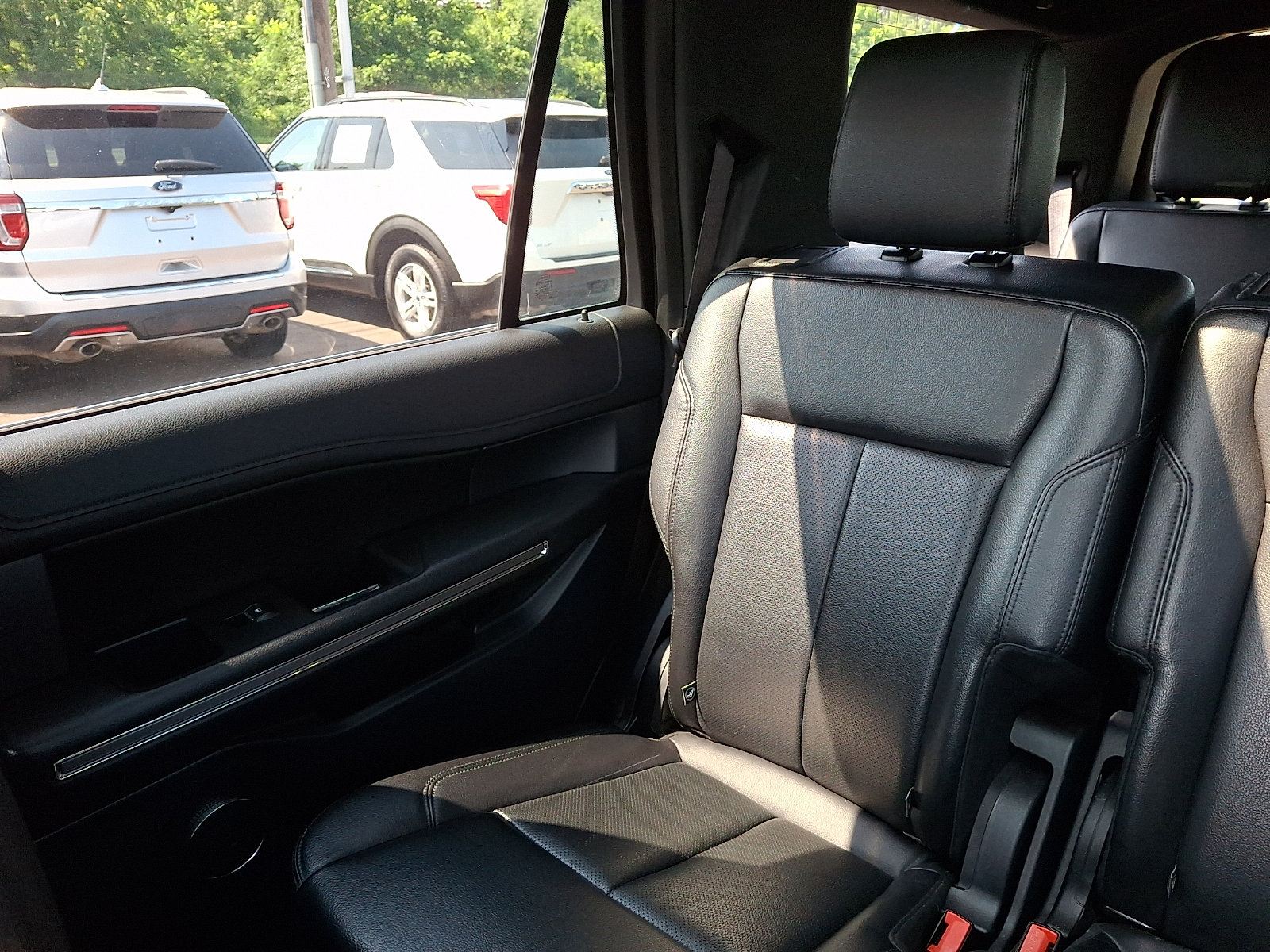 Certified 2020 Ford Expedition XLT w/ Equipment Group 202A AWD/4WD image 18