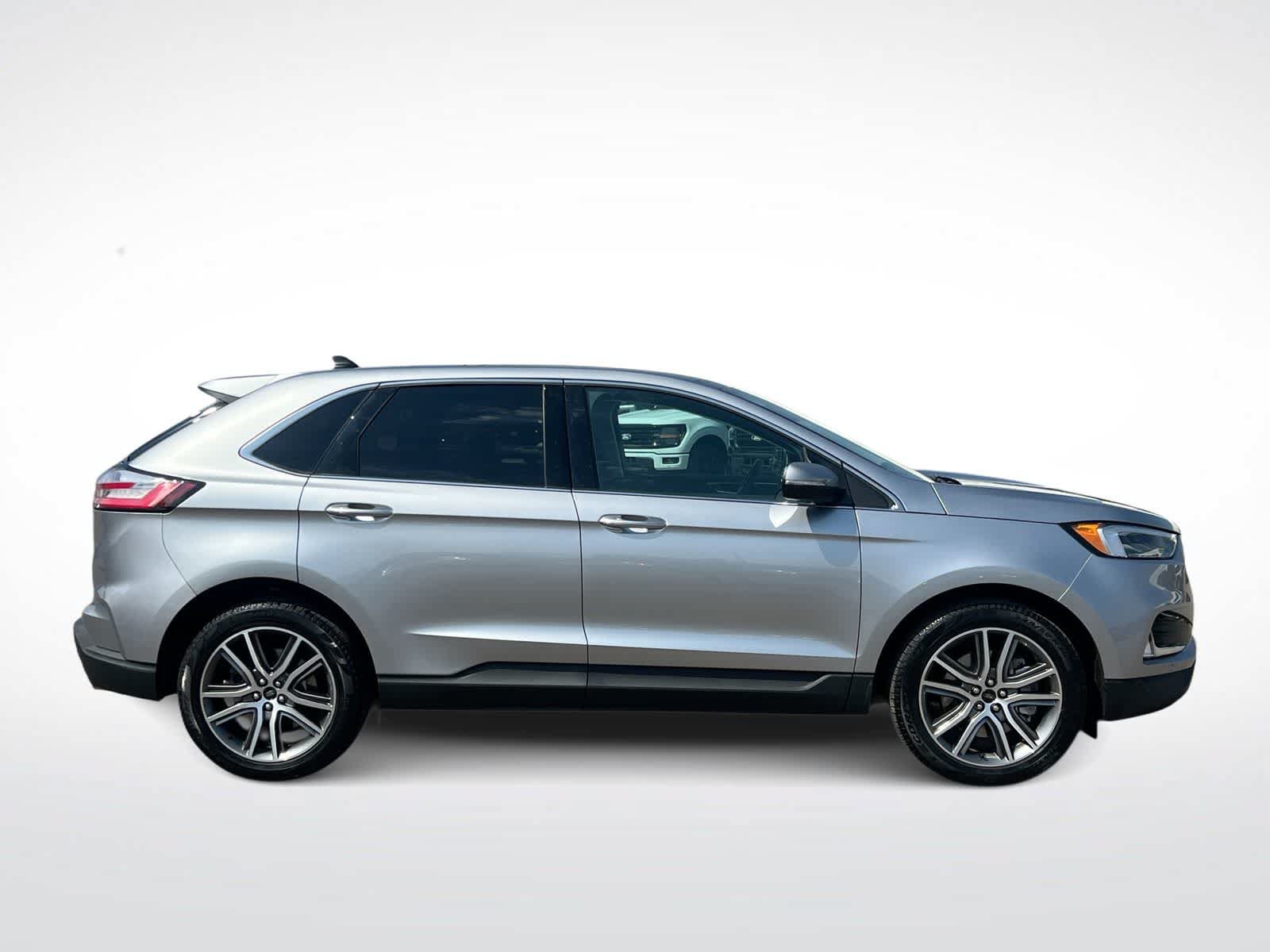Certified 2024 Ford Edge Titanium w/ Equipment Group 301A AWD/4WD image 9