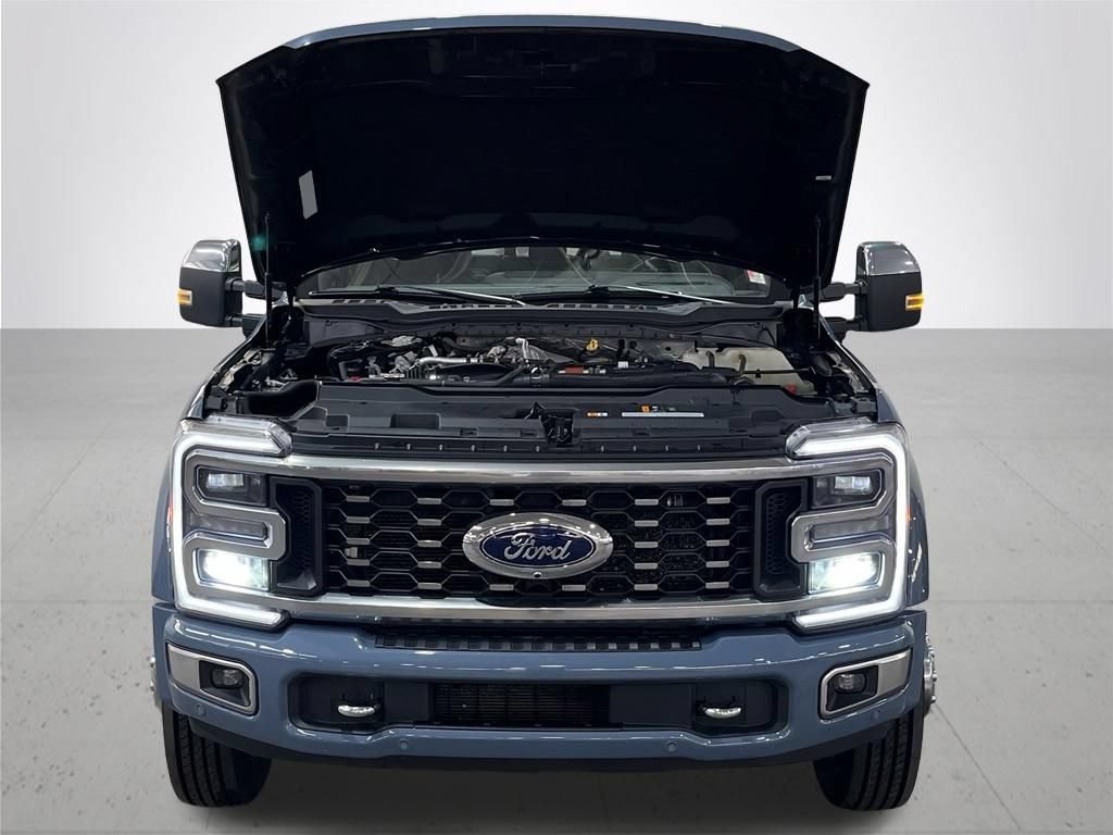 Certified 2023 Ford F450 Platinum w/ FX4 Off-Road Package AWD/4WD image 6