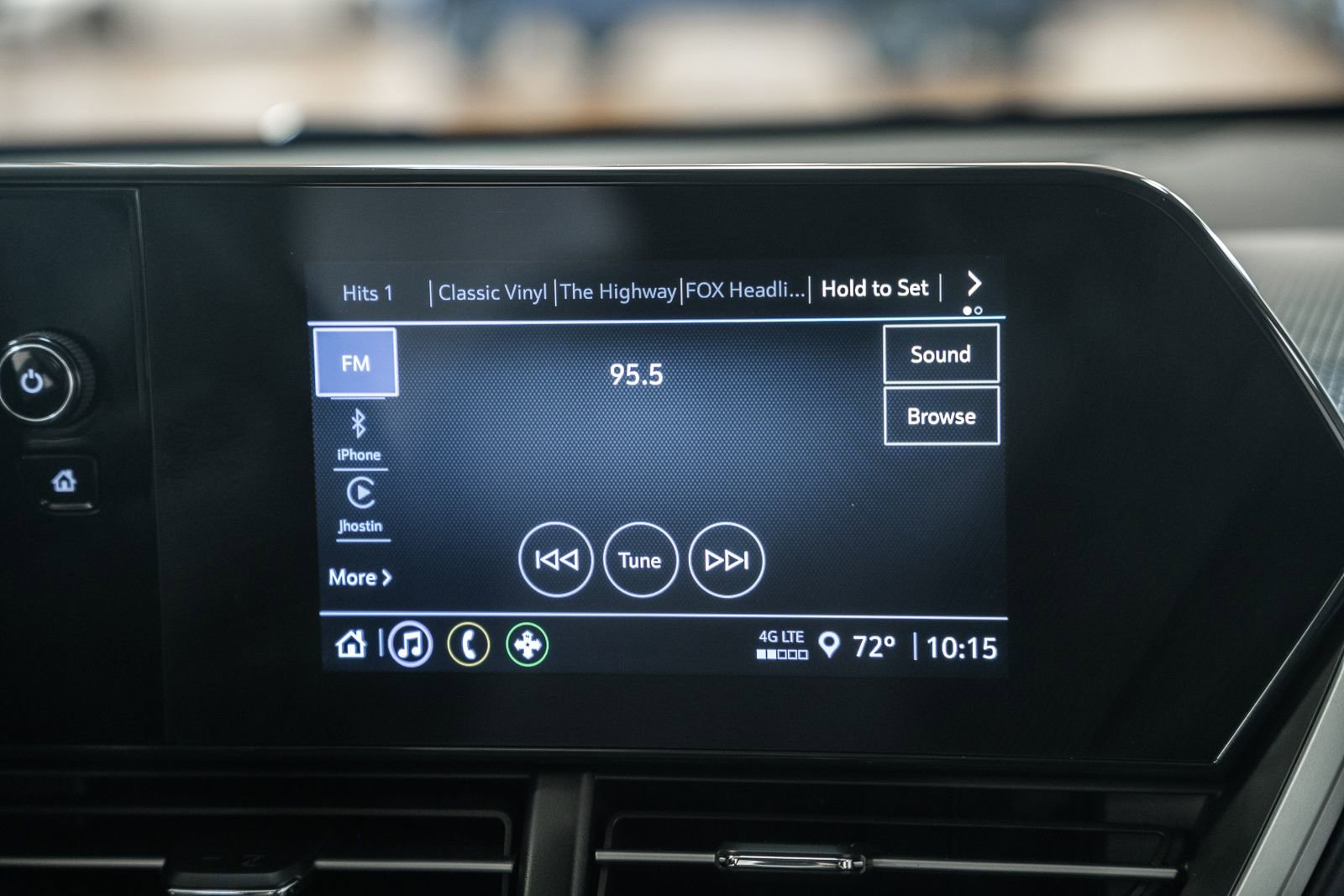 Used 2024 Chevrolet Trax LS w/ LS Convenience Package image 19