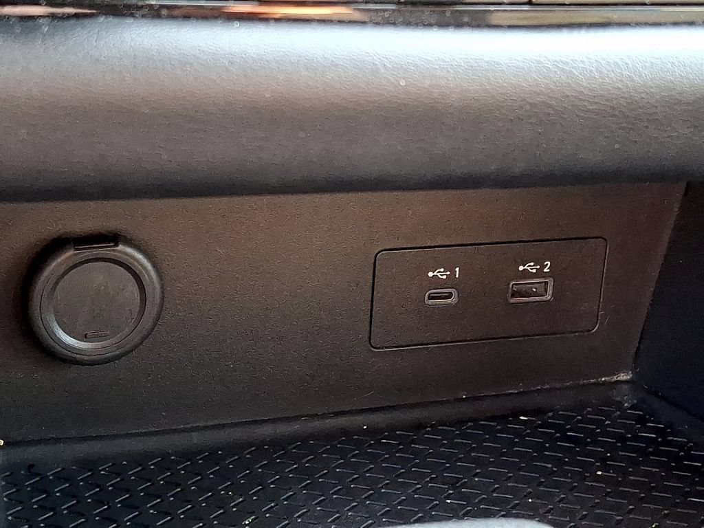 Used 2025 Nissan Pathfinder SV AWD/4WD image 24