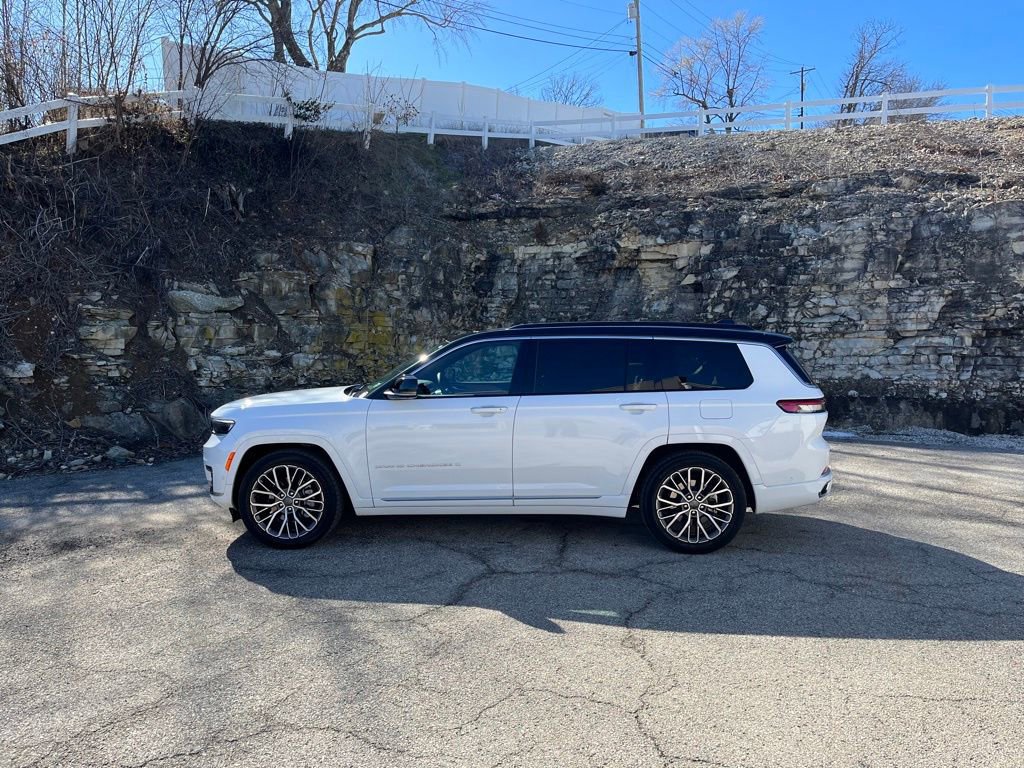 Used 2025 Jeep Grand Cherokee L Summit image 2