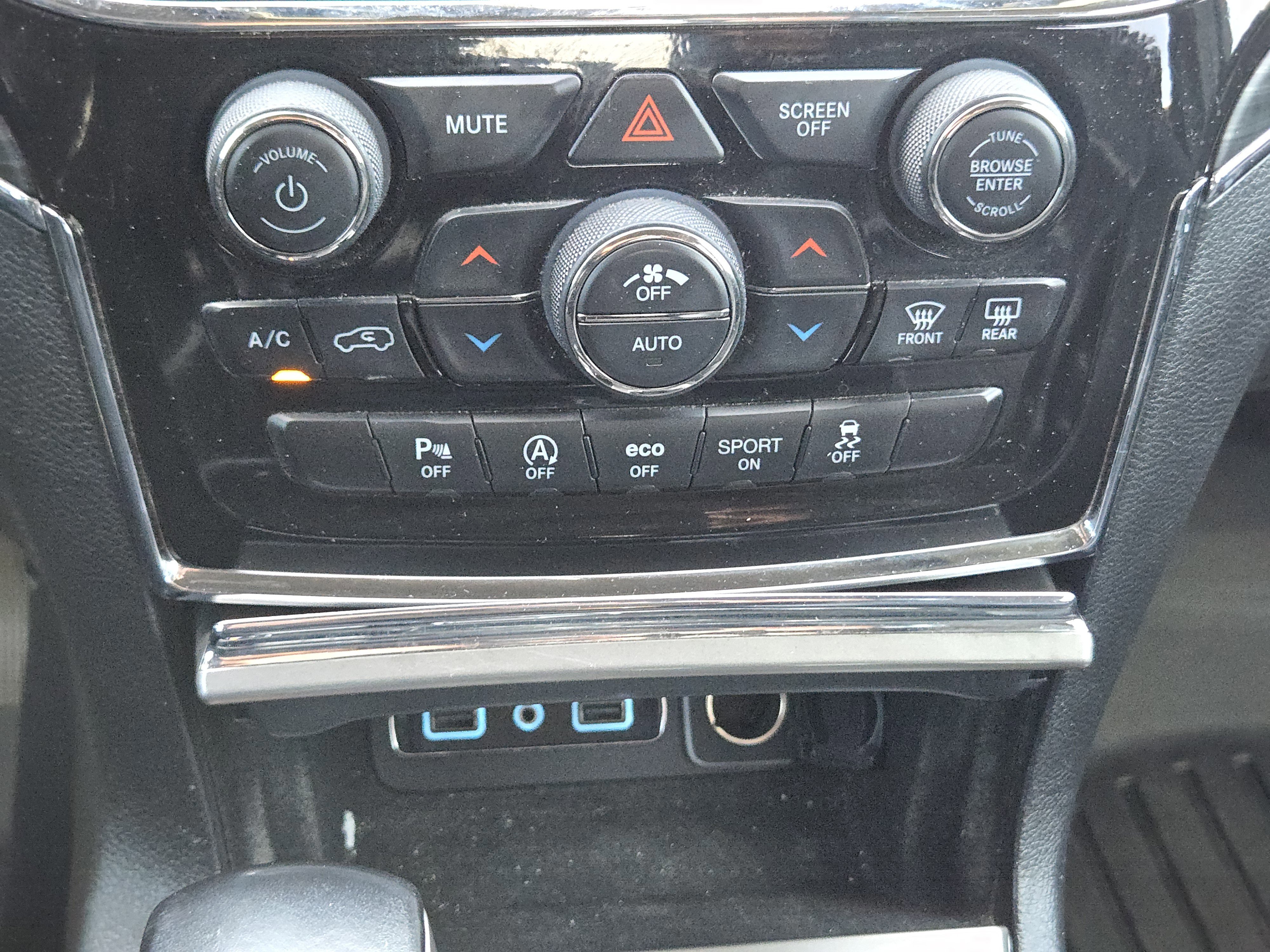 Used 2021 Jeep Grand Cherokee Limited image 20