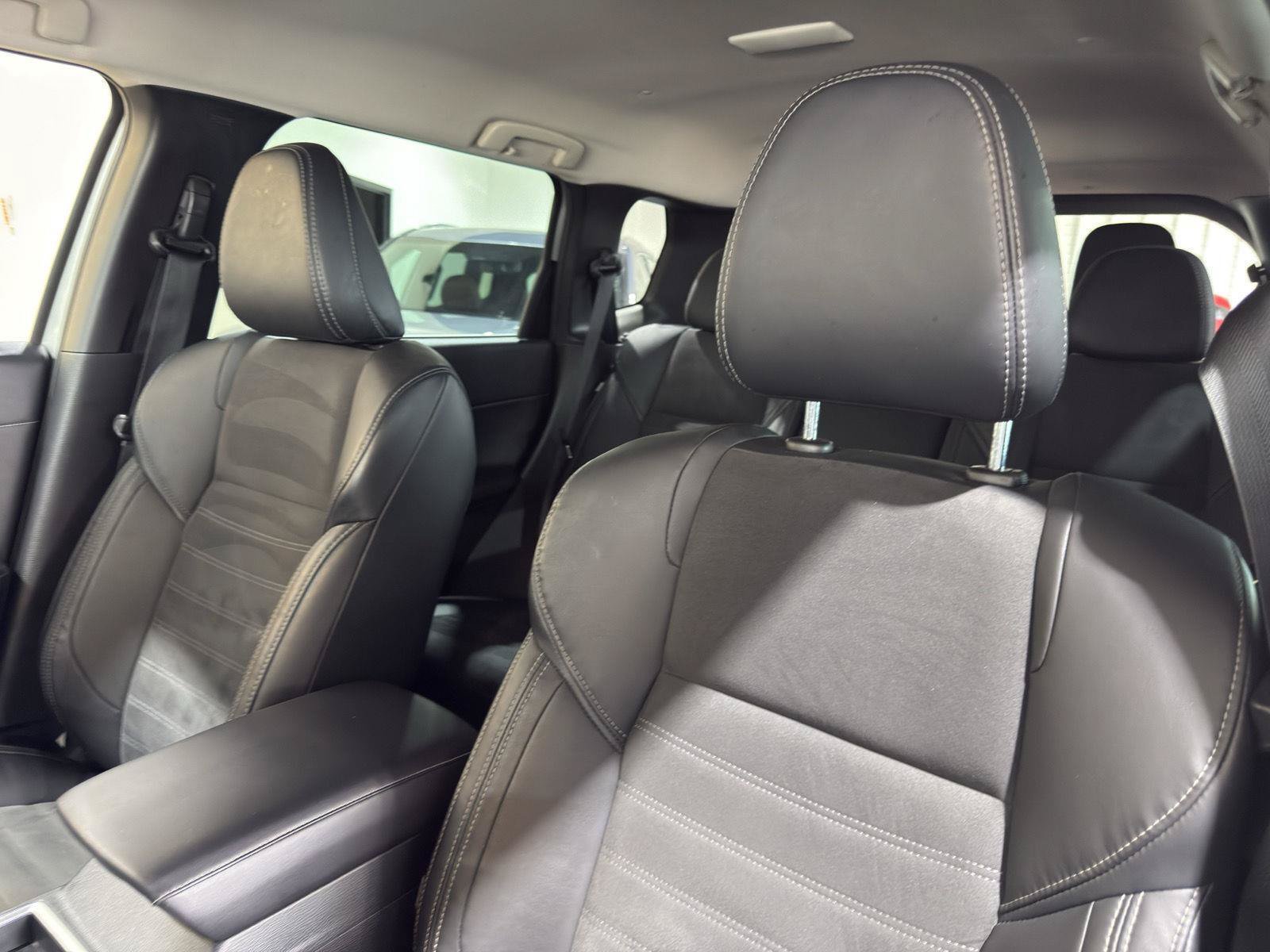 Used 2023 Mitsubishi Outlander SE FWD image 19