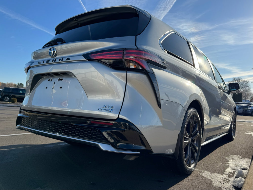 Used 2021 Toyota Sienna XSE image 21
