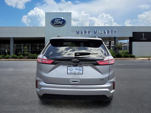 Certified 2022 Ford Edge SE w/ Black Appearance Package AWD/4WD image 4