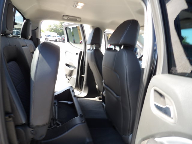 Used 2022 Chevrolet Colorado Z71 AWD/4WD image 31