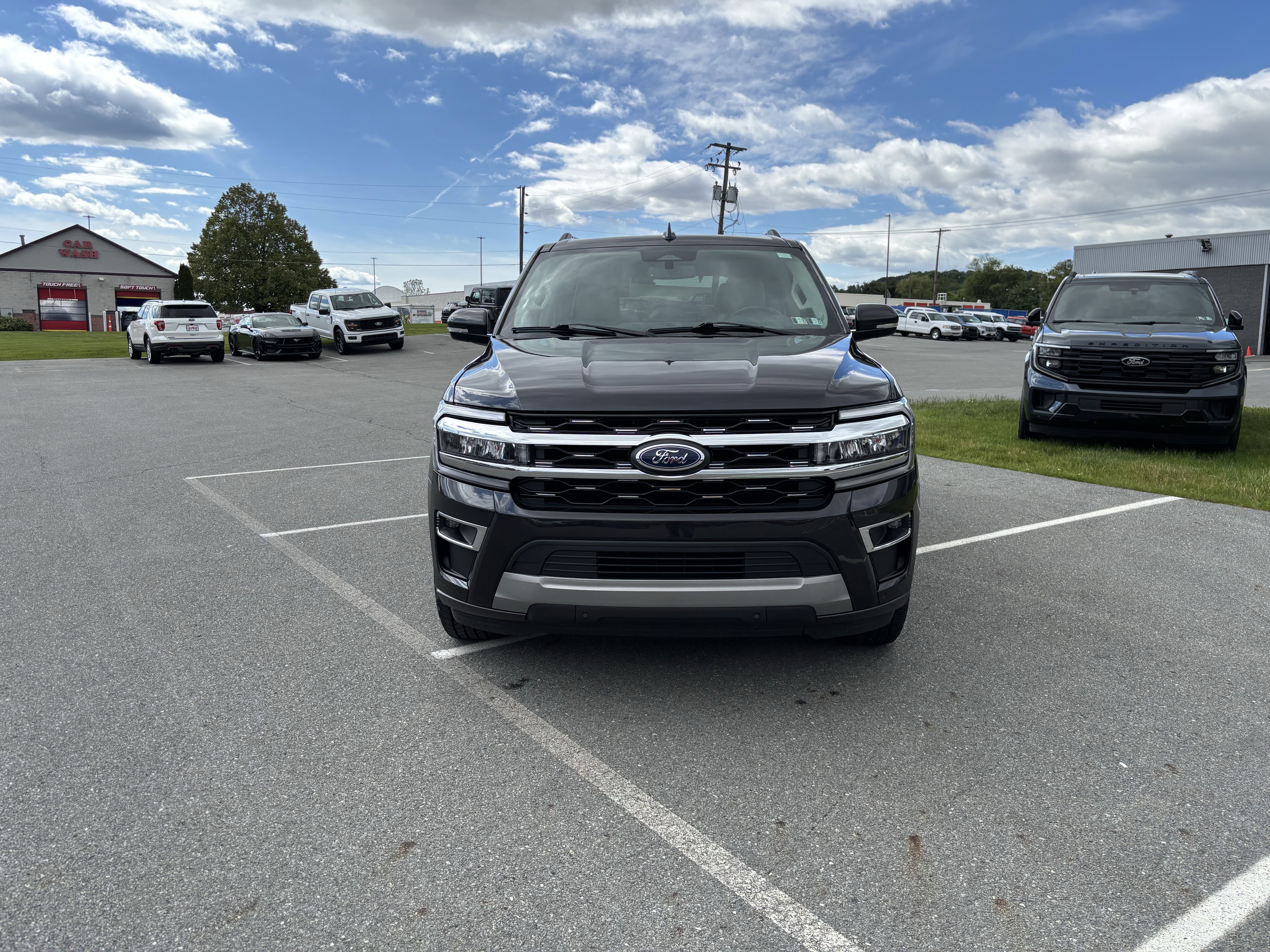 Certified 2024 Ford Expedition Limited AWD/4WD image 2