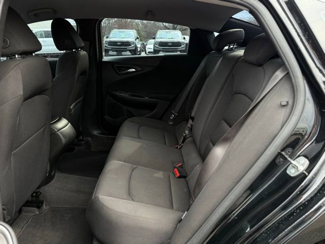 Used 2025 Chevrolet Malibu LS image 32